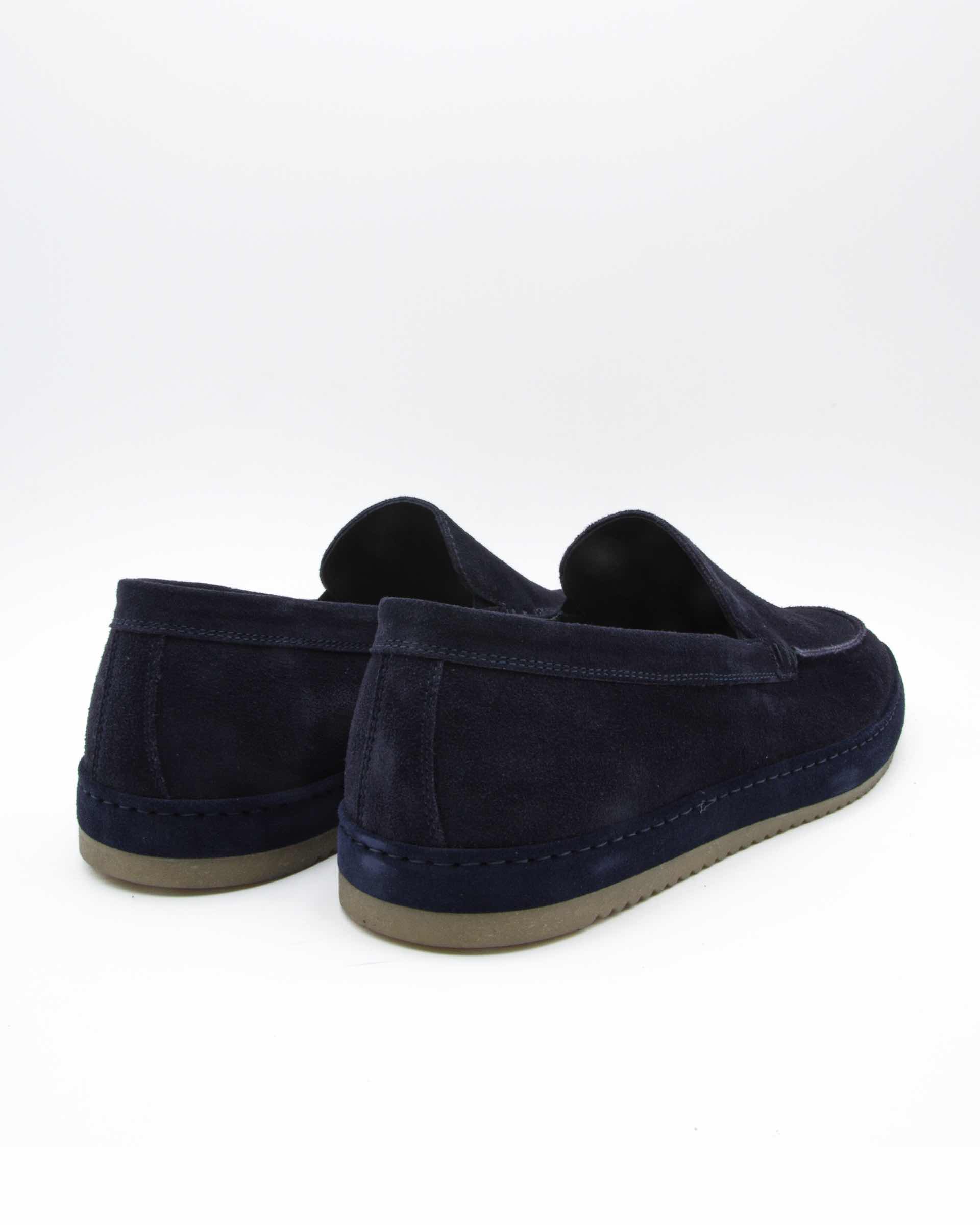 Model D40121 Velour - Image 4